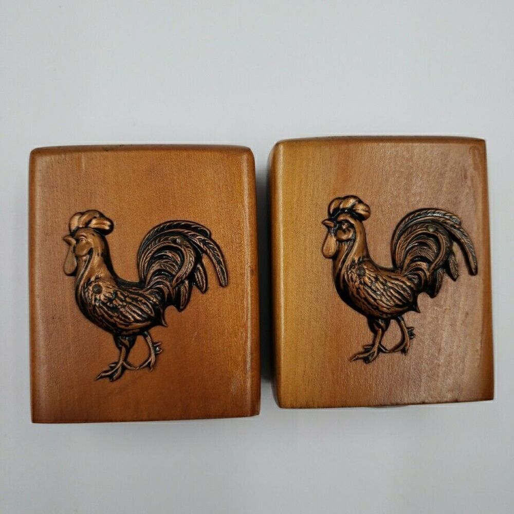 Rustic Country Cabin Wood Copper Rooster Salt and Pepper Shakers Vtg MCM Japan